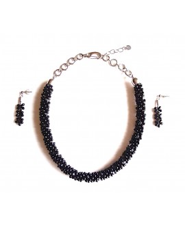 Parure "Dahlia noir" avec toupies Swarovski et perles tchèques