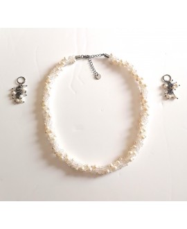 "Virginal" jewelry set with pearls and white jade beads