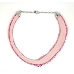  "Through rose-colored glasses" necklace Accueil Necklace made of flat kumihimo and round kumihimo.